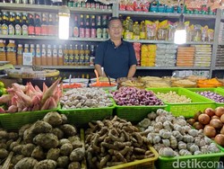 Harga Cabai Meroket, Pedagang Kurangi Stok Biar Nggak Rugi