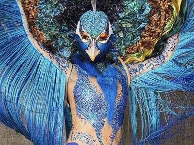 Foto Heidi Klum Jadi Merak untuk Halloween 2023, Penampilannya di Luar Nalar