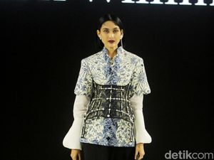 Indah Batik Peranakan di Koleksi Imlek 2024 Karya Wilsen Willim