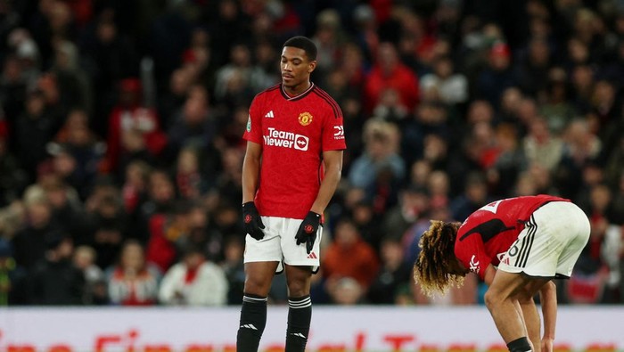 Soccer Football - Carabao Cup - Fourth Round - Manchester United v Newcastle United - Old Trafford, Manchester, Britain - November 1, 2023 Manchester Uniteds Anthony Martial looks dejected after conceding their third goal, scored by Newcastle Uniteds Joe Willock Action Images via Reuters/Lee Smith NO USE WITH UNAUTHORIZED AUDIO, VIDEO, DATA, FIXTURE LISTS, CLUB/LEAGUE LOGOS OR LIVE SERVICES. ONLINE IN-MATCH USE LIMITED TO 45 IMAGES, NO VIDEO EMULATION. NO USE IN BETTING, GAMES OR SINGLE CLUB/LEAGUE/PLAYER PUBLICATIONS.
