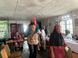 Berkat Pos Amanah, Nek Hanum Tak Perlu Lagi Naik Perahu Cek Kesehatan