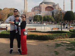 7 Foto Nikita Willy Liburan ke Turki, Hot Mom Asik Main di Taman Bareng Anak 7 Foto Nikita Willy Liburan ke Turki, Hot Mom Asik Main di Taman Bareng Anak