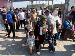 Rafah Dibuka, Ratusan Warga Asing-Korban Luka Tinggalkan Gaza