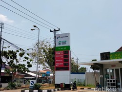 Harga BBM Nonsubsidi Turun, Pengguna Pertalite Beralih ke Pertamax