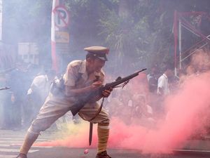 Hari Pahlawan 10 November Siswa Libur atau Tidak? Ini Jawabannya Hari Pahlawan 10 November Siswa Libur atau Tidak? Ini Jawabannya
