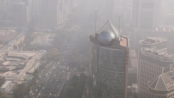 Penampakan Kabut Asap Selimuti Kota Beijing