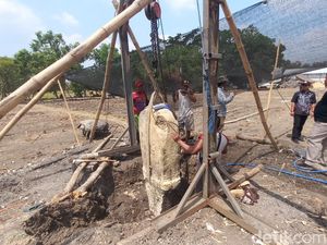 Prasasti Sambangan di Lamongan Berhasil Diangkat, Apa Isinya? Prasasti Sambangan di Lamongan Berhasil Diangkat, Apa Isinya?