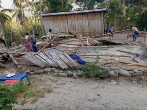 Kantor Pemerintah-Rumah di 3 Kabupaten NTT Rusak karena Gempa M 6,6 Kantor Pemerintah-Rumah di 3 Kabupaten NTT Rusak karena Gempa M 6,6