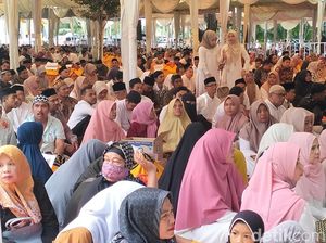 Cerita Turis Asing Terpincut Kehangatan Maulid Raya di Banda Aceh