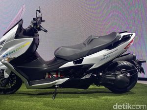 Suzuki Pamer Motor Hidrogen Berbasis Burgman, Tangki Ngumpet-Lebih Panjang Suzuki Pamer Motor Hidrogen Berbasis Burgman, Tangki Ngumpet-Lebih Panjang