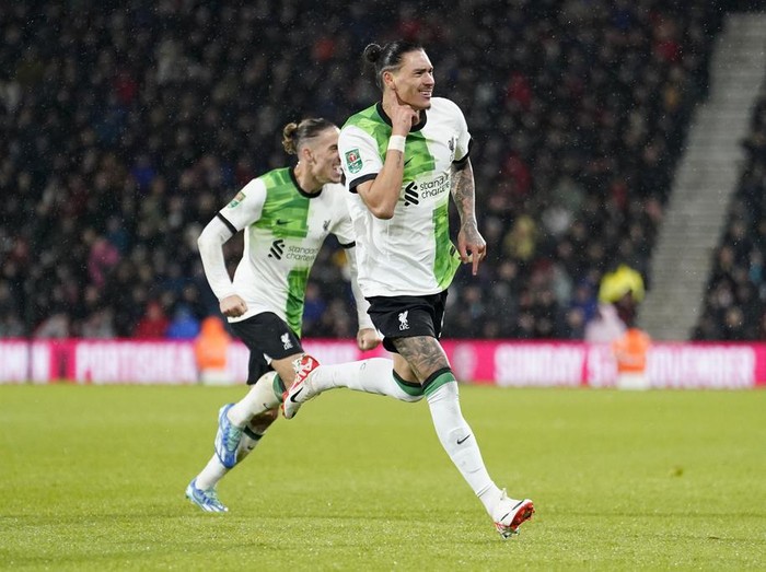 Liverpool melaju ke perempatfinal Carabao Cup 2023/2024 usai menyingkirkan Bournemouth. Si Merah menang tipis 2-1. Babak 16 besar Piala Liga Inggris mempertemukan Bournemouth vs Liverpool. Duel berlangsung di Vitality Stadium, Kamis (2/11/2023) dini hari WIB.