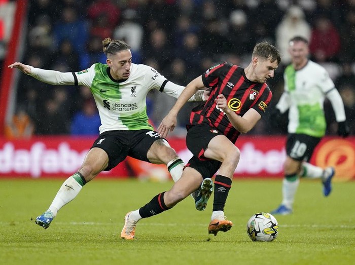 Liverpool melaju ke perempatfinal Carabao Cup 2023/2024 usai menyingkirkan Bournemouth. Si Merah menang tipis 2-1. Babak 16 besar Piala Liga Inggris mempertemukan Bournemouth vs Liverpool. Duel berlangsung di Vitality Stadium, Kamis (2/11/2023) dini hari WIB.