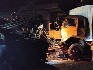 Truk Rem Blong Tabrak Bengkel di Sukabumi, Sopir Tewas