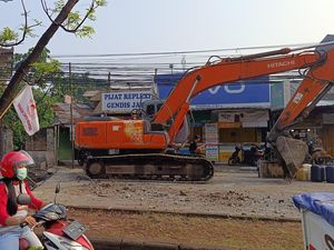 Pemkab Bogor Minta Maaf Perbaikan Jalan Mayor Oking Bikin Macet