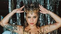 Adu Gaya Seksi Anya Geraldine & Awkarin Cosplay Halloween yang Bikin Salfok
