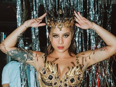 Adu Gaya Seksi Anya Geraldine & Awkarin Cosplay Halloween yang Bikin Salfok