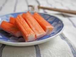Begini Cara Panggang Crab Stick yang Benar Agar Tak Berantakan