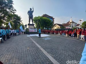 Mahasiswa Solo Raya Gelar Aksi Soroti 9 Tahun Kepemimpinan Jokowi