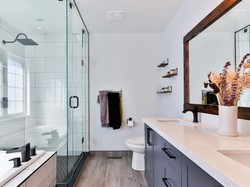 Cegah Lantai Licin dan Berbau, Begini Cara agar Kamar Mandi Tetap Kering