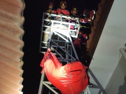 Pria Meninggal dalam Toren Air di Jaksel Dievakuasi Damkar Usai 2 Jam