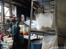Harga Kedelai Melonjak, Perajin Tahu Mengaku Omzet Turun 20%