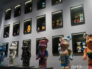 Mencoba Creative Room Pertama di Medan, Hadirkan Bearbrick Painting-Tufting