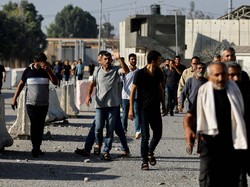 Momen Ribuan Pekerja Palestina Dipulangkan oleh Israel