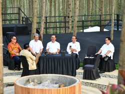 Awali Pagi di IKN, Jokowi Ngeteh Bareng Ridwan Kamil hingga Erick Thohir