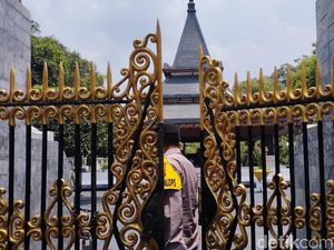 Makam Bung Karno Disterilkan Jelang Ziarah Megawati Makam Bung Karno Disterilkan Jelang Ziarah Megawati