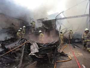 Toko Bangunan di Jakarta Terbakar, 3 Orang Terluka