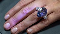 Kemilau Bleu Royal, Berlian Terbesar yang Pernah Dilelang