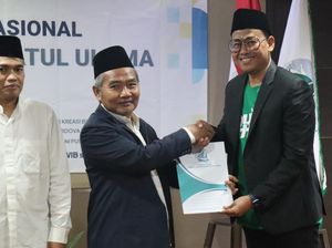 Witjaksono Kukuhkan Mahmud Mustain Jadi Waktum PP SNNU Witjaksono Kukuhkan Mahmud Mustain Jadi Waktum PP SNNU