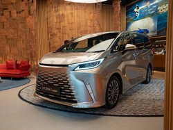 Sultan! Ada yang Beli Lexus LM350 Langsung 2 Unit: 1 buat Bisnis, 1 untuk Keluarga