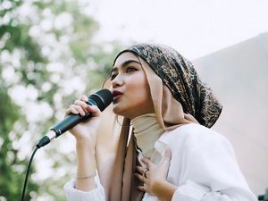 Maira Muthma Ungkap Alasan Sering Pakai Baju Lebaran Matching dengan Keluarga