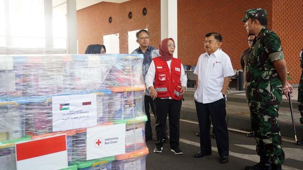 Momen JK Cek Bantuan Logistik untuk Gaza