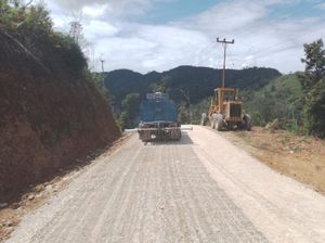 PUPR Kebut Perbaikan Jalan 29,84 Km di Sumatera Barat, Progres Capai 51%
