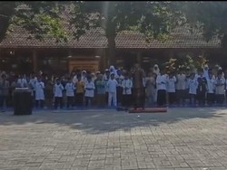 Ratusan Siswa SD Gelar Salat Gaib dan Tahlil Doakan Palestina