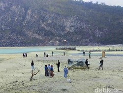 Air Danau Kawah Putih Bandung Menyusut gegara Kemarau Panjang