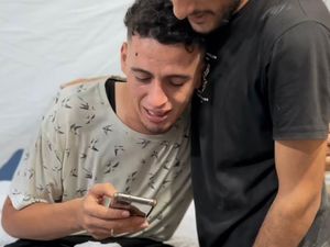 Saat Warga Gaza Baca Surah Al Hijr 89-96 Usai 8 Keluarganya Tewas Kena Bom Israel Saat Warga Gaza Baca Surah Al Hijr 89-96 Usai 8 Keluarganya Tewas Kena Bom Israel
