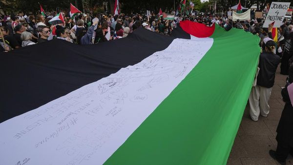 Bendera Raksasa Palestina Berkibar di Australia