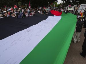Bendera Raksasa Palestina Berkibar di Australia Bendera Raksasa Palestina Berkibar di Australia