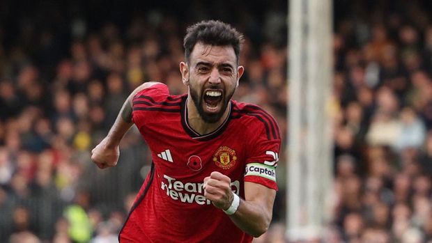 Bruno Fernandes Soccer Football - Premier League - Fulham v Manchester United - Craven Cottage, London, Britain - November 4, 2023 Manchester United's Bruno Fernandes celebrates scoring their first goal REUTERS/Hannah Mckay NO USE WITH UNAUTHORIZED AUDIO, VIDEO, DATA, FIXTURE LISTS, CLUB/LEAGUE LOGOS OR 'LIVE' SERVICES. ONLINE IN-MATCH USE LIMITED TO 45 IMAGES, NO VIDEO EMULATION. NO USE IN BETTING, GAMES OR SINGLE CLUB/LEAGUE/PLAYER PUBLICATIONS.