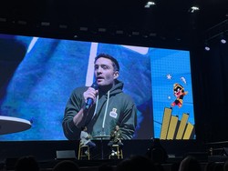 Ed Westwick Sapa Penggemar di ICC x DC Con 2023 Day 1