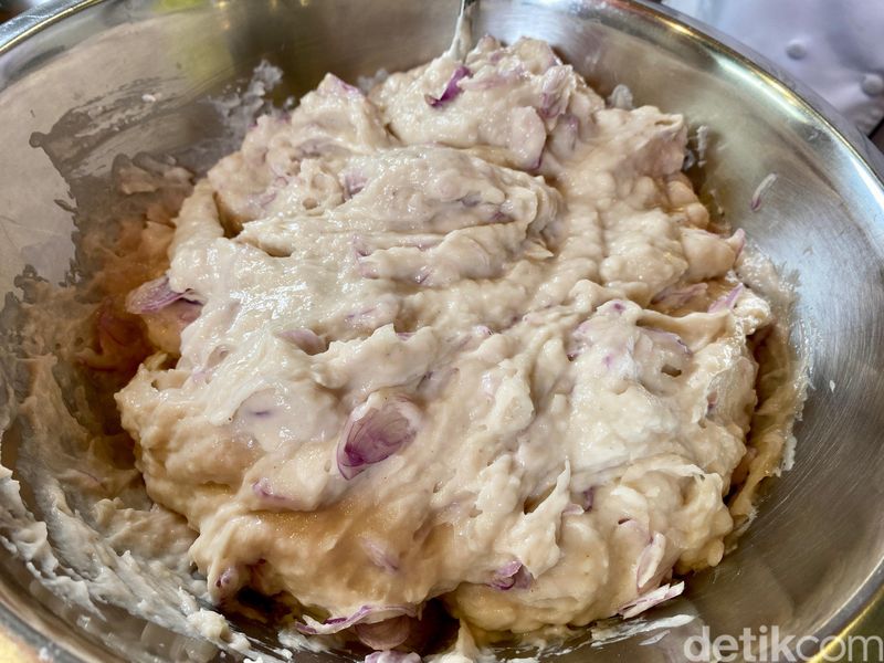 Gurih Kenyal! Chef Eddrian Bagikan Trik Bikin Bakso Goreng Bangka