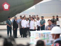 Prabowo Dampingi Jokowi Lepas 51,5 Ton Bantuan dari RI untuk Palestina