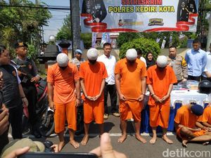 Empat Pengeroyok yang Tewaskan Pesilat PSHT Kota Kediri Ditangkap Empat Pengeroyok yang Tewaskan Pesilat PSHT Kota Kediri Ditangkap