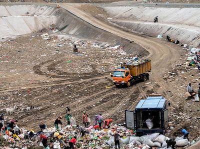 Pembatasan Kemasan Plastik di Palu Sukses Turunkan Timbunan Sampah