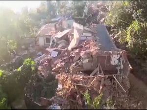 Seramnya Dampak Gempa M 5,6 di Nepal hingga 157 Orang Meninggal Dunia Seramnya Dampak Gempa M 5,6 di Nepal hingga 157 Orang Meninggal Dunia