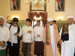 Momen Gibran Hadiri Haul Habib Solo, Ada Muzani hingga Gus Miftah