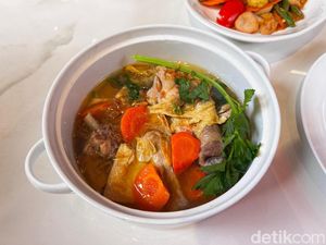Tips Masak Sop Ayam Kembang Tahu yang Hangat Segar dari Chef Eddrian Tips Masak Sop Ayam Kembang Tahu yang Hangat Segar dari Chef Eddrian